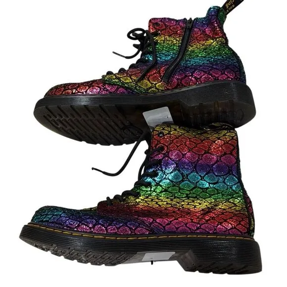 Dr. Martens Pascaly boots with side zipper