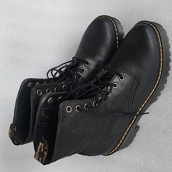 Dr Martens Shriver Hi Size 7 Used