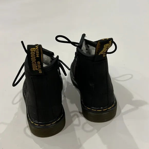 Dr. Martens unisex kids Black boots size 7