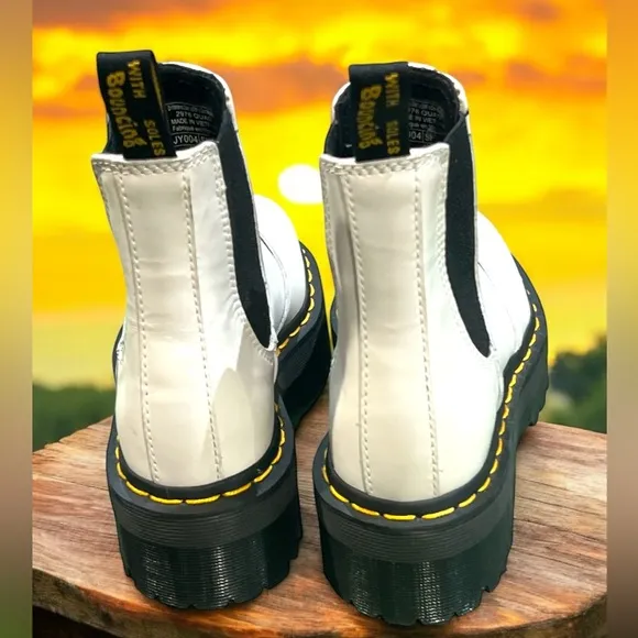 Dr. Martens White Air Wair with Soles Bouncing White Leather Boots Size 5W/4M.