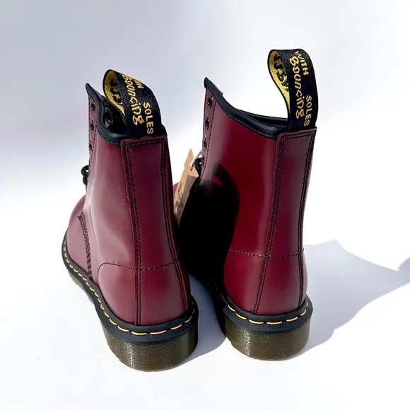Dr. Martens Women's 1460 8-Eye Smooth Leather Combat Boot Size 8 NWT