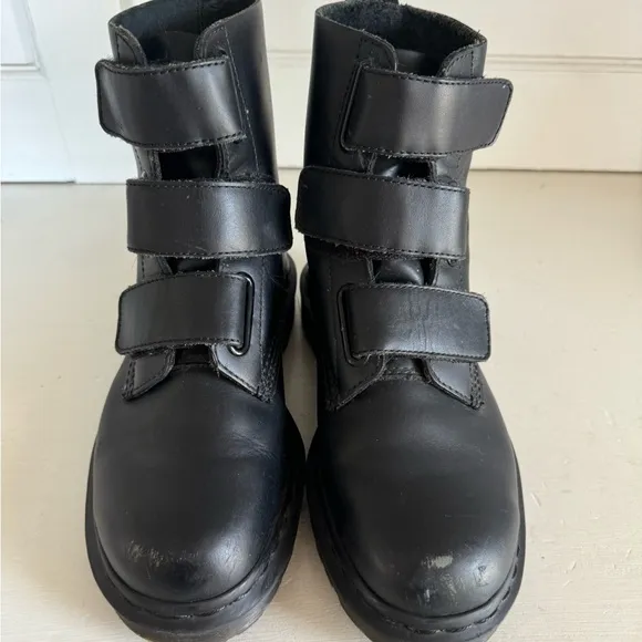 Dr. Martens women’s rare black Coralia boots size 6 (US).