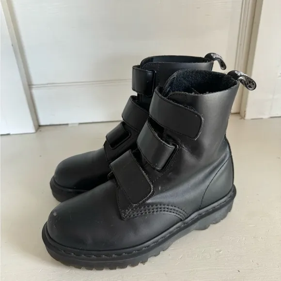 Dr. Martens women’s rare black Coralia boots size 6 (US).
