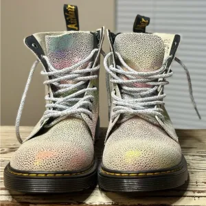 Dr. Martens Youth 1460 Pascal - Rainbow Light Kidray 🌈