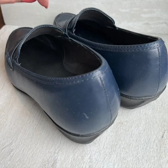 Drew Berlin Navy Blue Loafers Size 8WW Clean