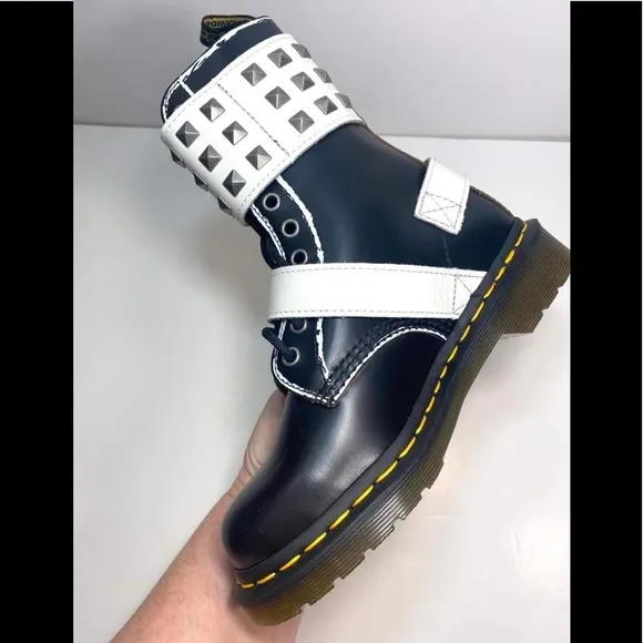 Dr.Martens 1490 Joska Stud Unisex Boots