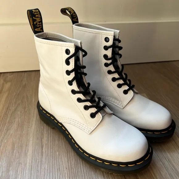 Dr.Martens Women's White leather Boots, doc martens, DOC’s, 1460 combat boots