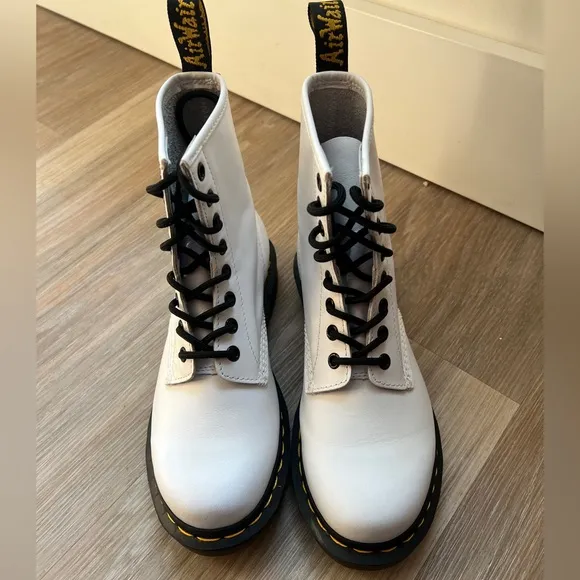 Dr.Martens Women's White leather Boots, doc martens, DOC’s, 1460 combat boots