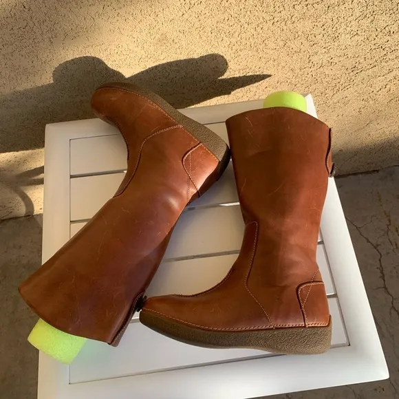 Duluth Trading brown leather boots size 8.5 Medium