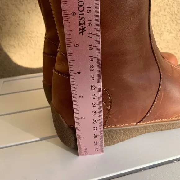 Duluth Trading brown leather boots size 8.5 Medium