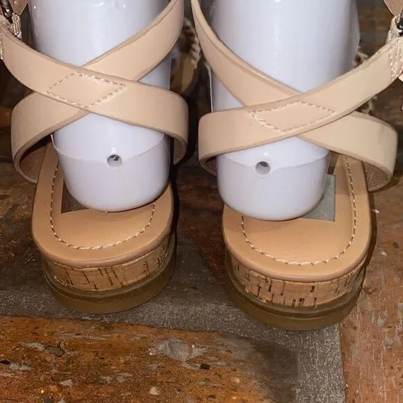 DV Dolce Vita Fulton flat wedge sandals size 8 tan leather