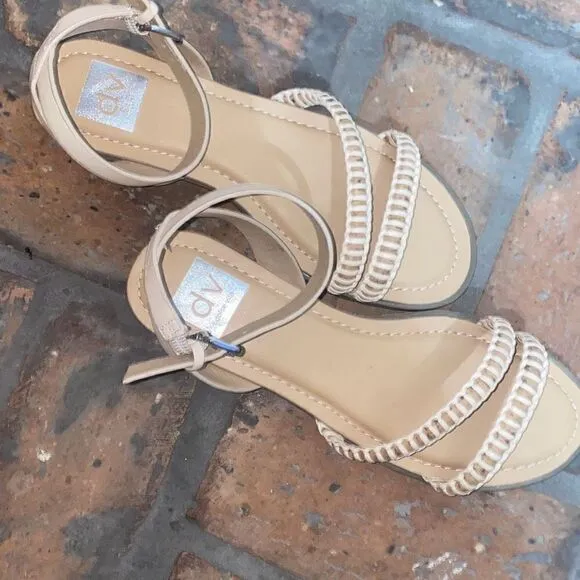 DV Dolce Vita Fulton flat wedge sandals size 8 tan leather