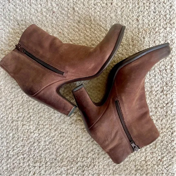 ECCO Brown Leather Heeled Boots, Sz 37‎