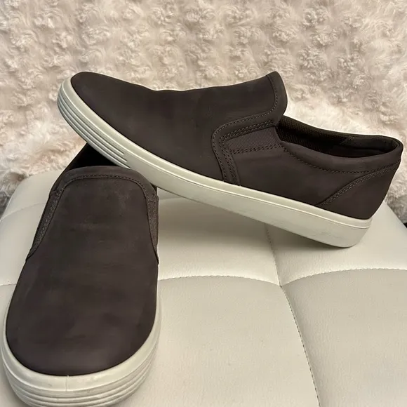 Ecco Brown Loafers Comfortable Slip-Ons/ ZIZE 9.5