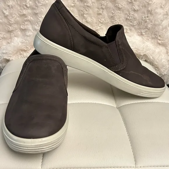 Ecco Brown Loafers Comfortable Slip-Ons/ ZIZE 9.5