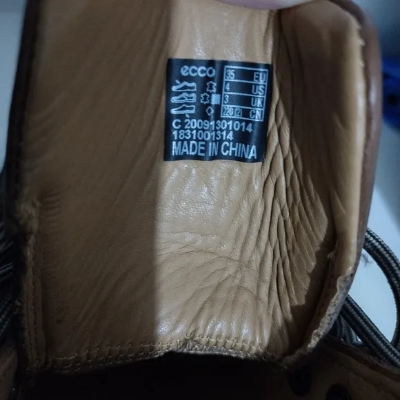 Ecco girls boots leather made size   4 us