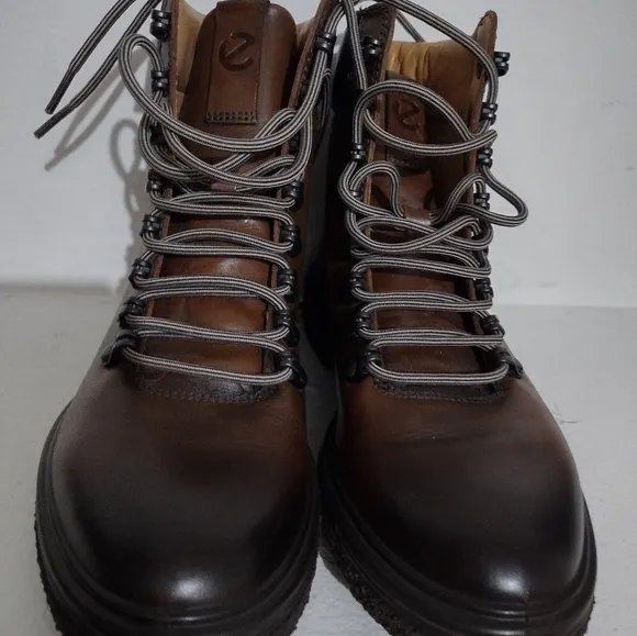 Ecco girls boots leather made size   4 us