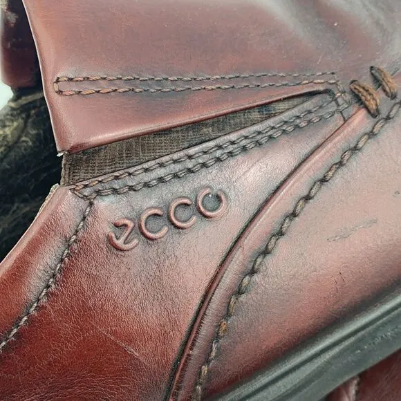 ECCO mahogany, brown leather slip on men’s loafers ￼size 43