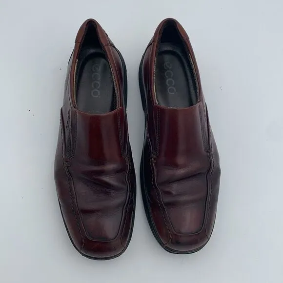 ECCO mahogany, brown leather slip on men’s loafers ￼size 43