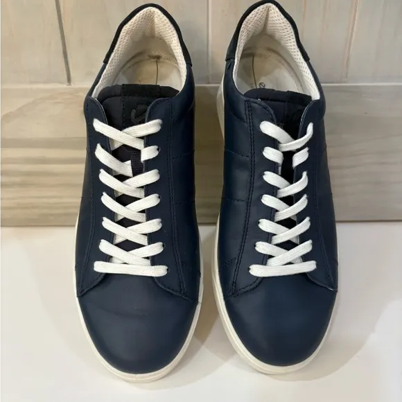 ECCO Men’s Navy Blue Leather Sneakers