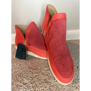Emu Australia Suede Ankle Boots Coral Size 10 Slip on NWT