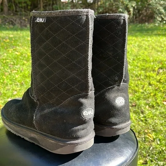 EMU Australian Made Classic Style Suede Sheepskin Boots with Wool lining