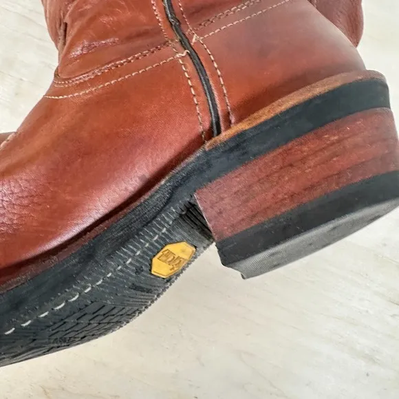 EUC Chippewa Canyon Raineer 29315 Vibram Pull On Cowboy Boots Mens 8 D USA