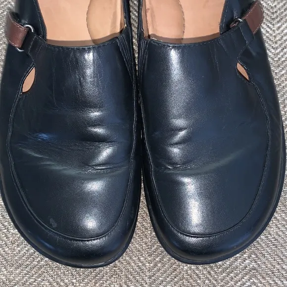 EUC Dansko Loafers with Velcro strap Size 40.