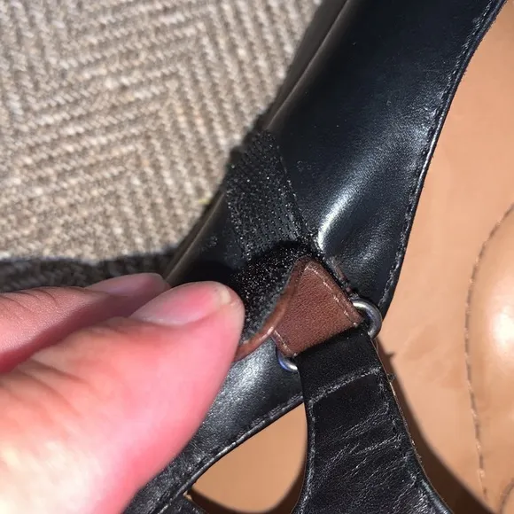 EUC Dansko Loafers with Velcro strap Size 40.