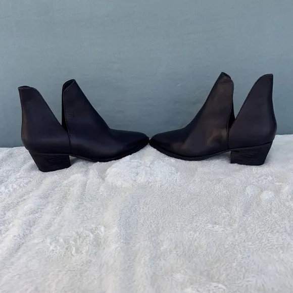 EUC Free People Black Chelsea Ankle Boots with Pointed Toe EU 36 Leather Western