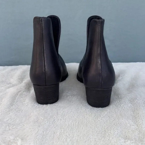 EUC Free People Black Chelsea Ankle Boots with Pointed Toe EU 36 Leather Western