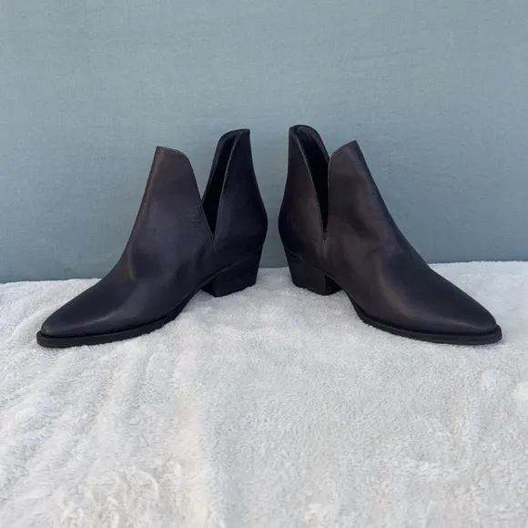 EUC Free People Black Chelsea Ankle Boots with Pointed Toe EU 36 Leather Western