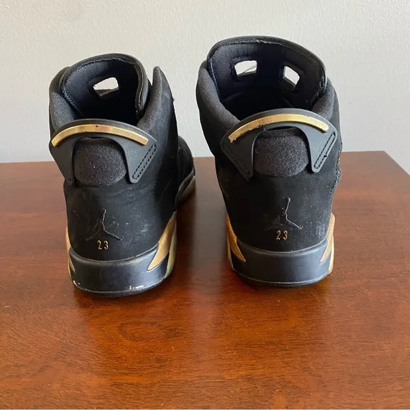 EUC Jordan Retro 6 Black and Gold Sneakers