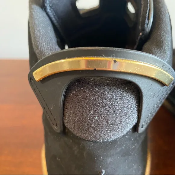 EUC Jordan Retro 6 Black and Gold Sneakers
