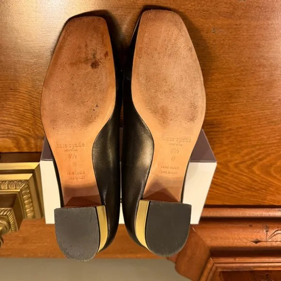 EUC Kate Spade Black/Cream Loafers with Gold Chain Heel 1.5” Size 8.5 MSRP $298