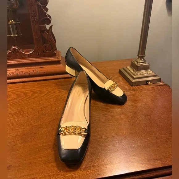 EUC Kate Spade Black/Cream Loafers with Gold Chain Heel 1.5” Size 8.5 MSRP $298