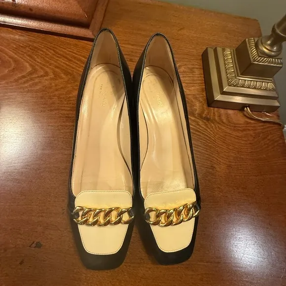 EUC Kate Spade Black/Cream Loafers with Gold Chain Heel 1.5” Size 8.5 MSRP $298