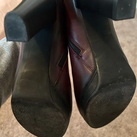 EUC Venus Leather Boots (size 9)