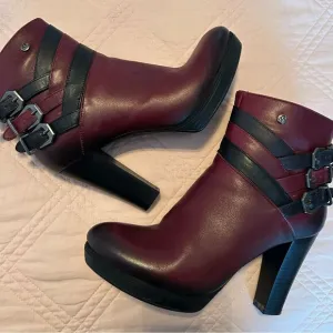 EUC Venus Leather Boots (size 9)