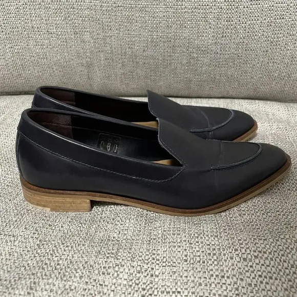Everlane Navy Blue Leather The Modern Almond Toe Loafers Size 8.5 Made in Italy