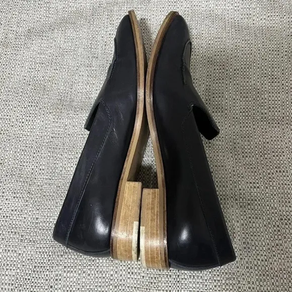 Everlane Navy Blue Leather The Modern Almond Toe Loafers Size 8.5 Made in Italy