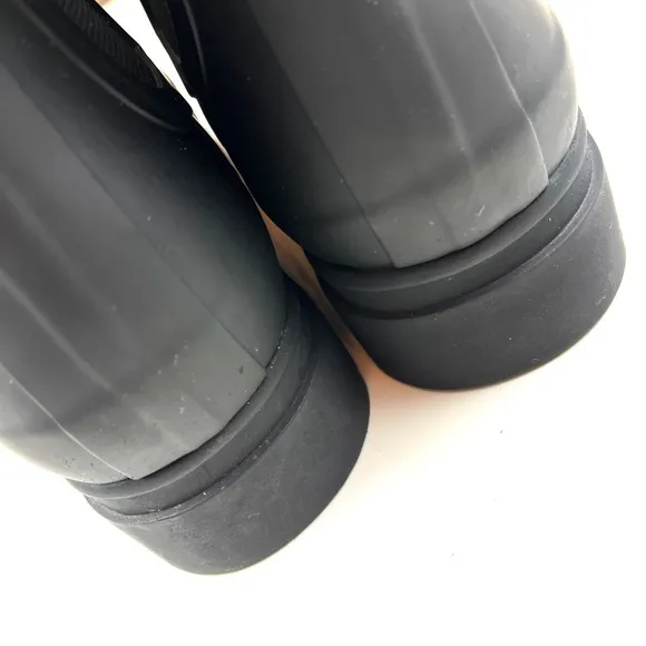 Everlane The Rain Boot Lug Sole Chelsea Boots size 7