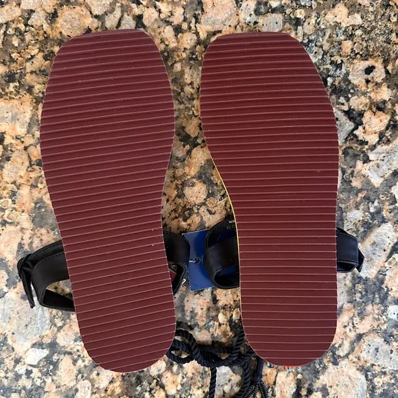 FARM RIO Black Banana Beaded Flat Sandals