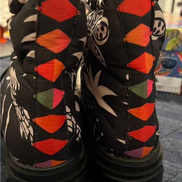 Farm Rio Cerrado Sky Boots. New! Size 9.