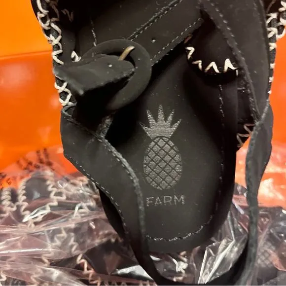 Farm Rio zigzag flat sandals black size 9 NEW IN BOX