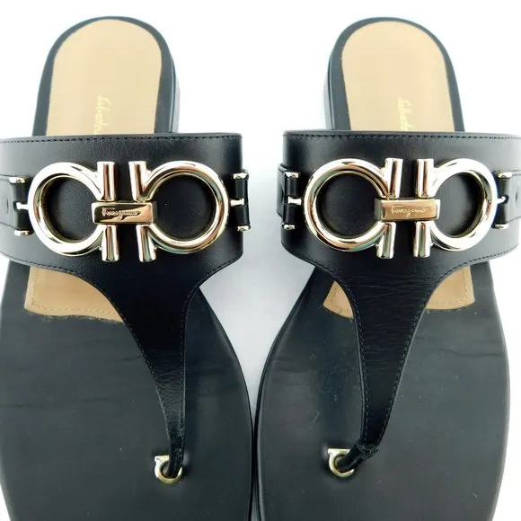 FERRAGAMO Gancini Logo Horse Bit Black Leather Thong Flat Sandals 7.5 C