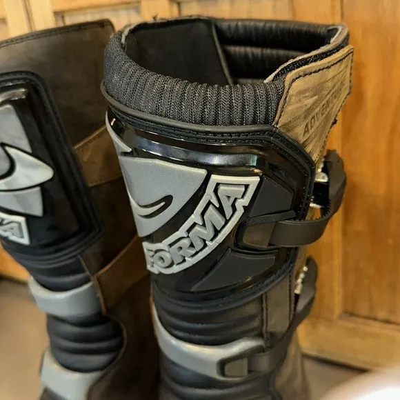 FORMA MOTOCROSS DIRT BIKE BOOTS