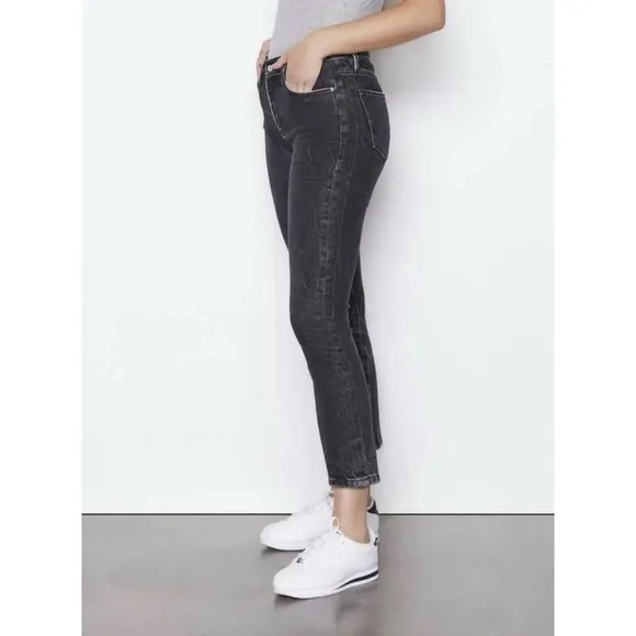 FRAME Le High Straight Jean in Edgey Wash