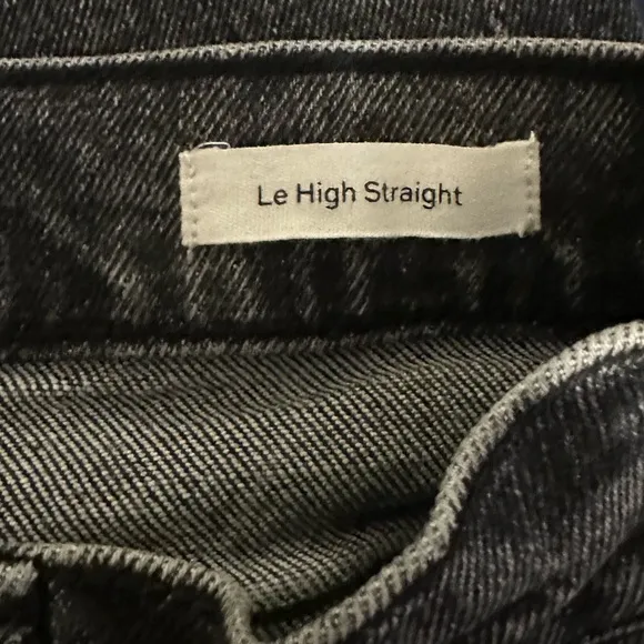FRAME Le High Straight Jean in Edgey Wash