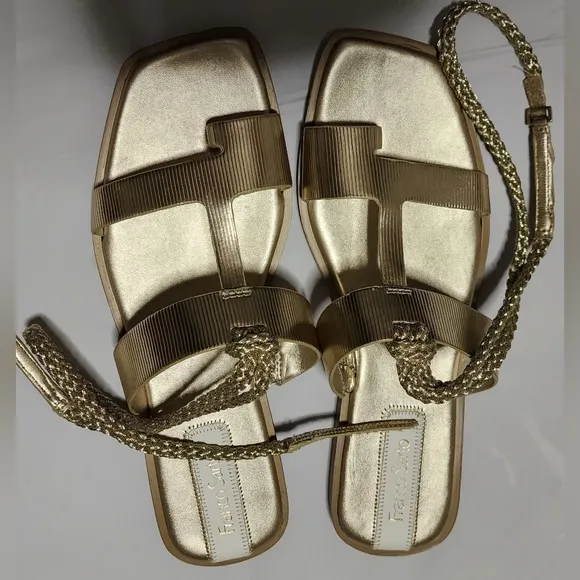 FRANCO SARTO FLAT SANDALS.  SIZE 8.5 NWT